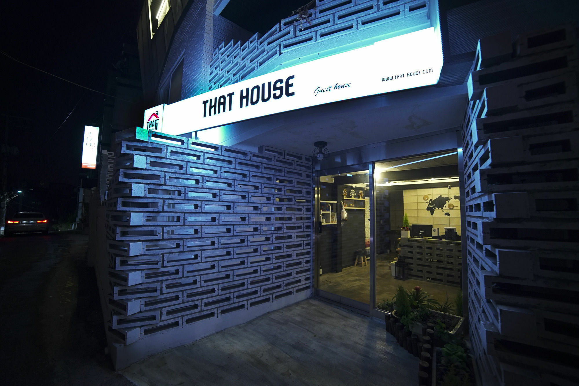 That House Hongdae โซล ภายนอก รูปภาพ
